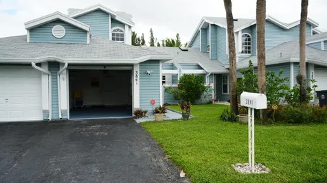 3841 Island Club Circle E Lake Worth FL 33462