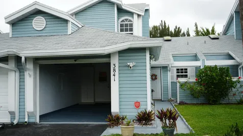 3841 Island Club Circle E Lake Worth FL 33462