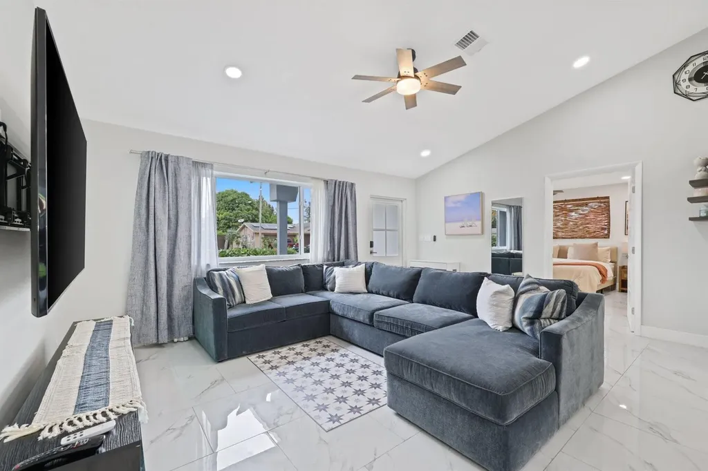 510 NE 38th Street Deerfield Beach FL 33064