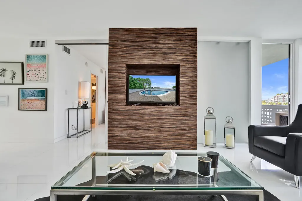 1670 Lincoln Court Miami Beach FL 33139