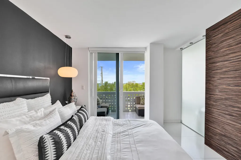 1670 Lincoln Court Miami Beach FL 33139