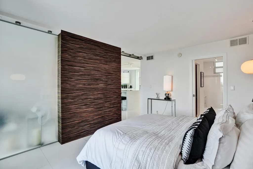 1670 Lincoln Court Miami Beach FL 33139