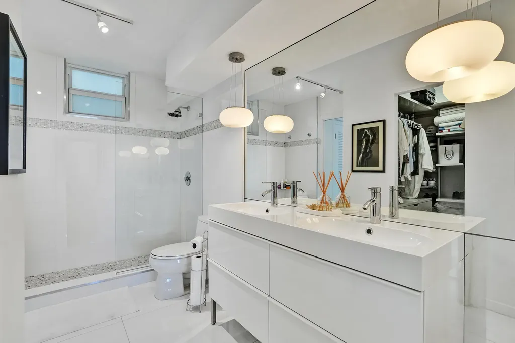 1670 Lincoln Court Miami Beach FL 33139