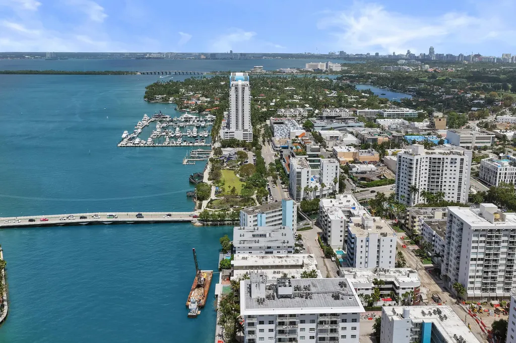 1670 Lincoln Court Miami Beach FL 33139