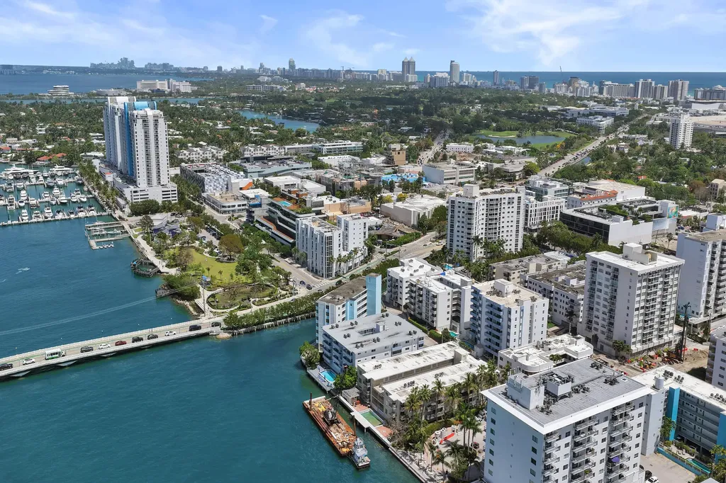 1670 Lincoln Court Miami Beach FL 33139