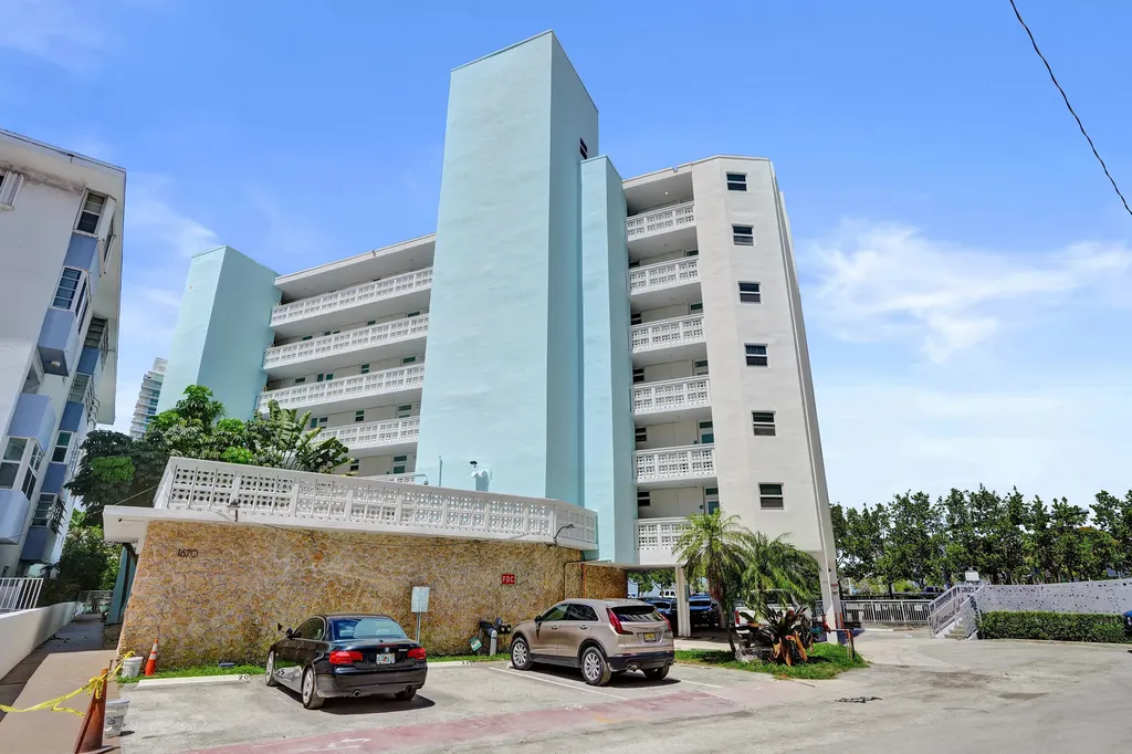 1670 Lincoln Court Miami Beach FL 33139