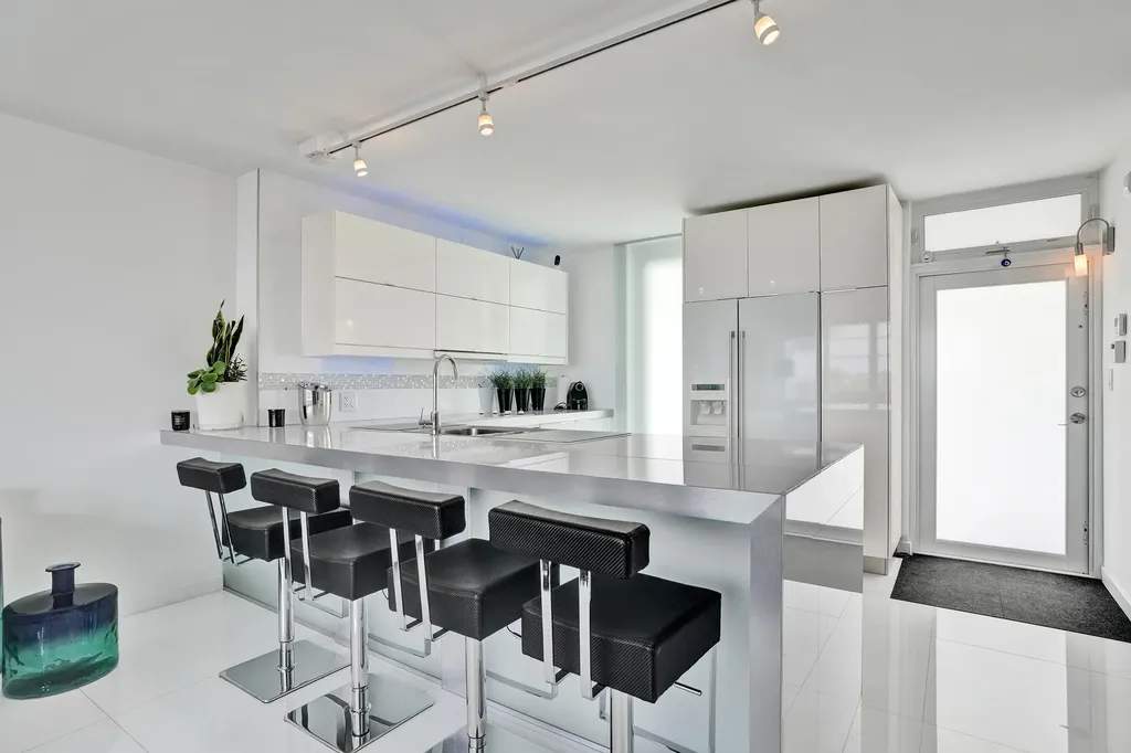 1670 Lincoln Court Miami Beach FL 33139