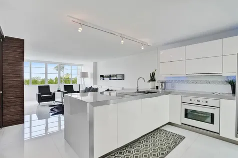 1670 Lincoln Court Miami Beach FL 33139