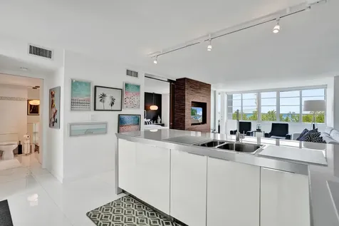 1670 Lincoln Court Miami Beach FL 33139