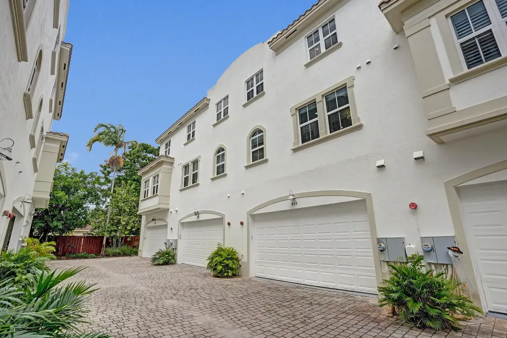 835 NE 16th Terrace Fort Lauderdale FL 33304