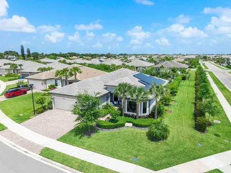 4506 Silverwood Lane N Fort Lauderdale FL 33309
