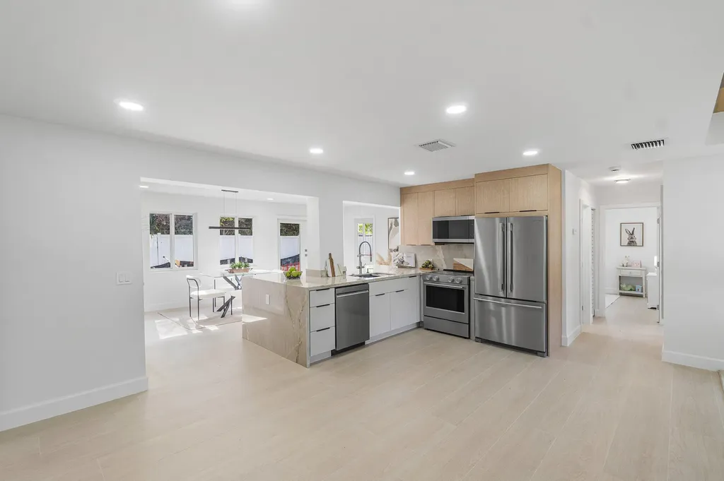 2814 SW 5th Street Boynton Beach FL 33435