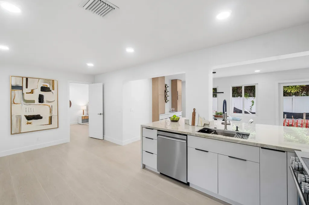 2814 SW 5th Street Boynton Beach FL 33435