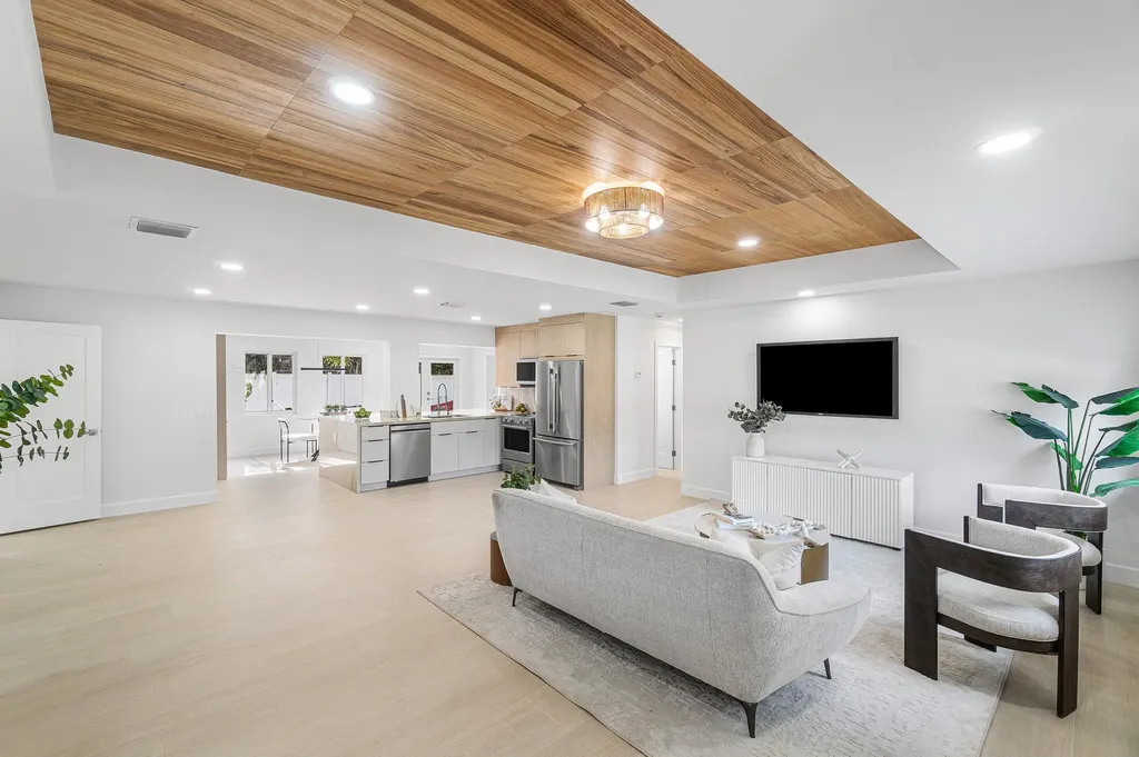 2814 SW 5th Street Boynton Beach FL 33435