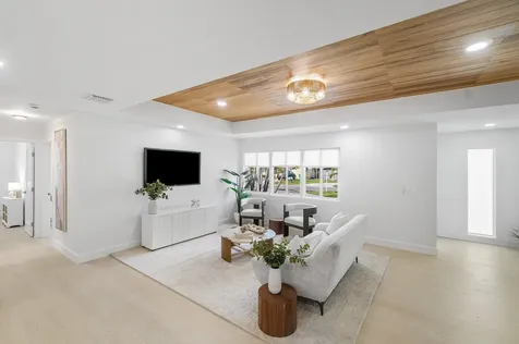 2814 SW 5th Street Boynton Beach FL 33435