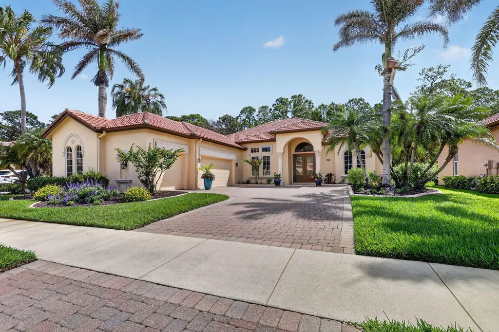 808 SW Classico Court Port St Lucie FL 34986