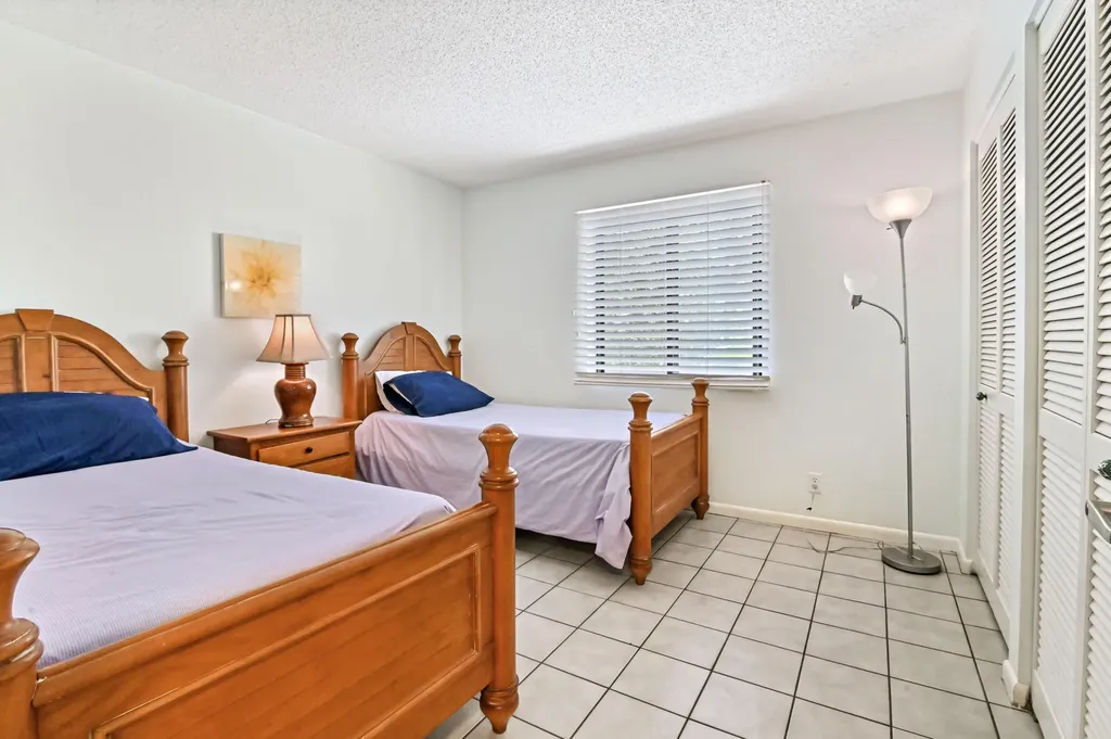 2500 Presidential Way West Palm Beach FL 33401