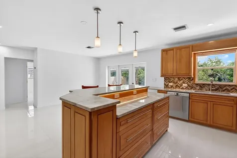 648 NW 30th Court Wilton Manors FL 33311