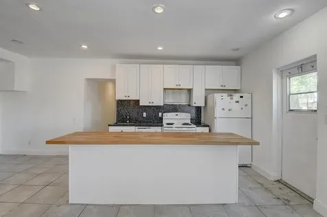 707 SW 9th Court Delray Beach FL 33444