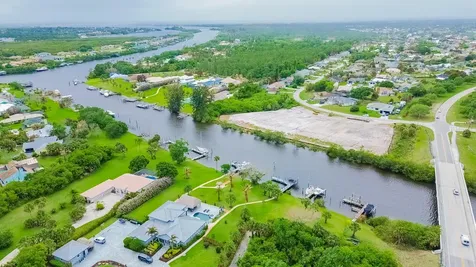 441 SE Pine Road Port St Lucie FL 34984