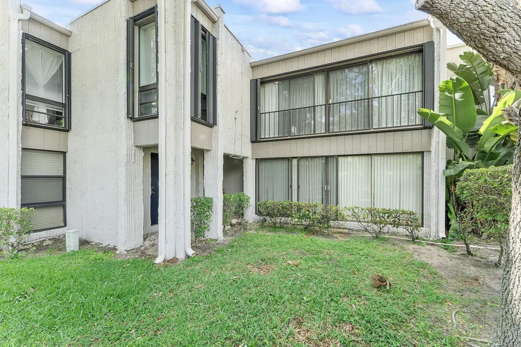 6612 Burning Wood Drive Boca Raton FL 33433