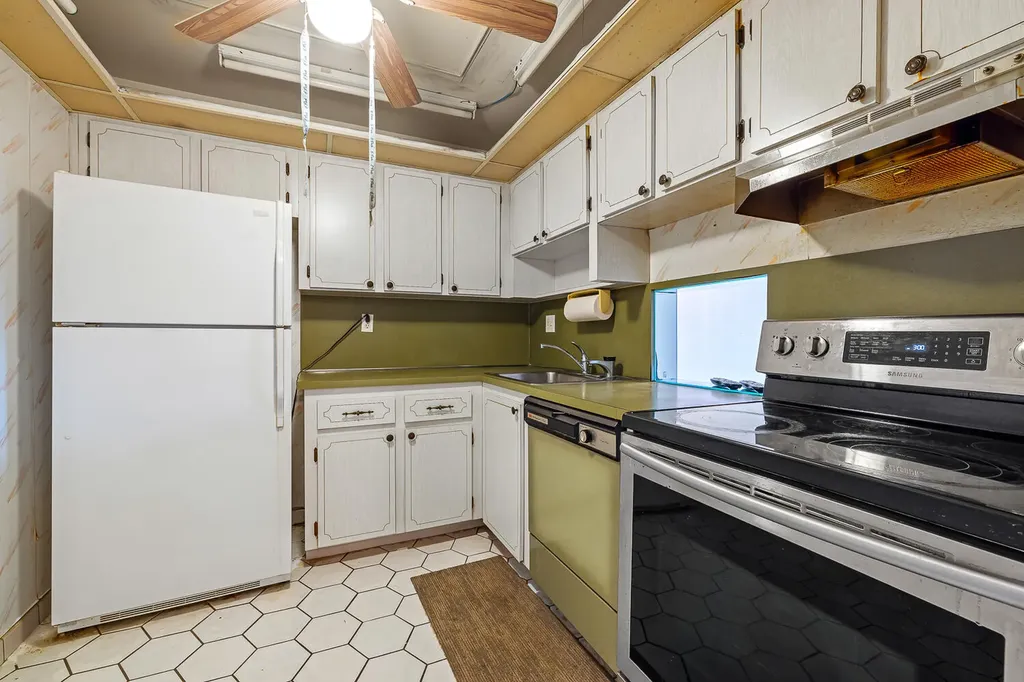 8260 SW 24th Street North Lauderdale FL 33068