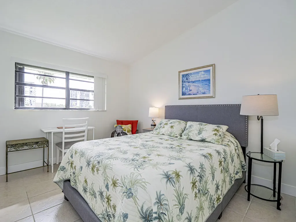 3206 S Lakeview Circle Hutchinson Island FL 34949