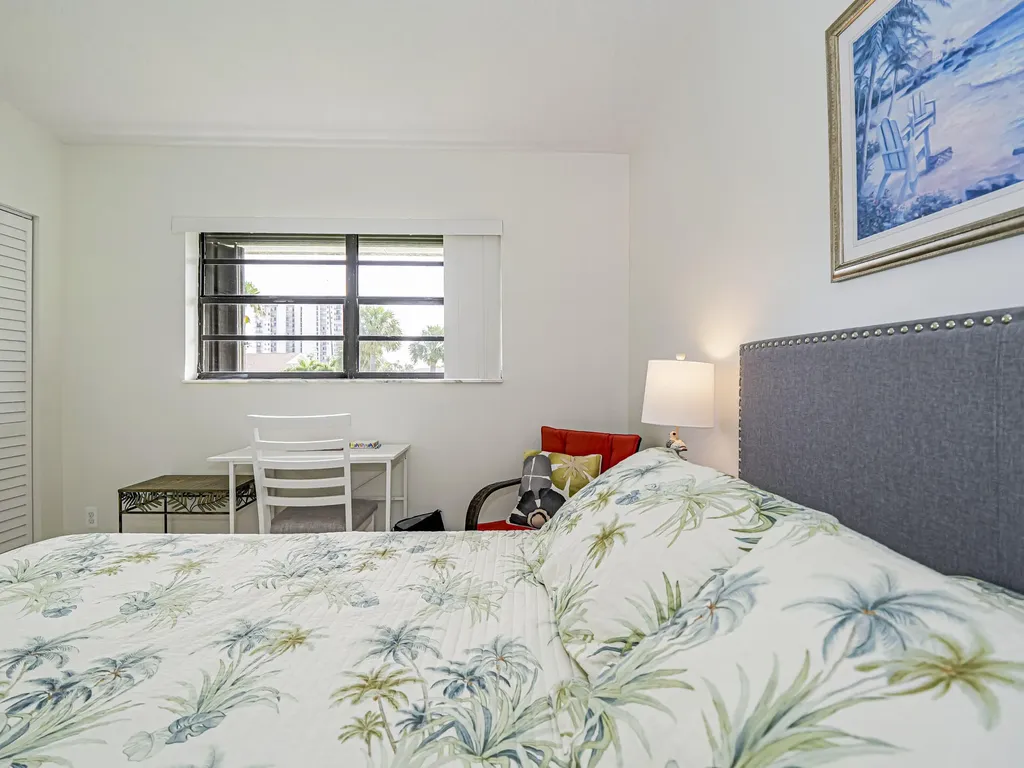3206 S Lakeview Circle Hutchinson Island FL 34949