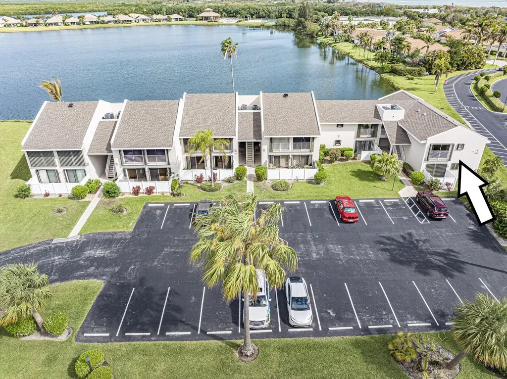 3206 S Lakeview Circle Hutchinson Island FL 34949