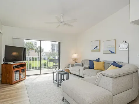 3206 S Lakeview Circle Hutchinson Island FL 34949