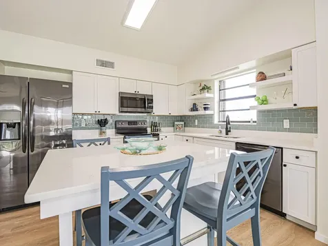 3206 S Lakeview Circle Hutchinson Island FL 34949