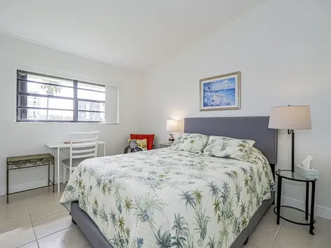 3206 S Lakeview Circle Hutchinson Island FL 34949
