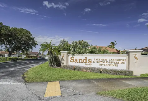 3206 S Lakeview Circle Hutchinson Island FL 34949