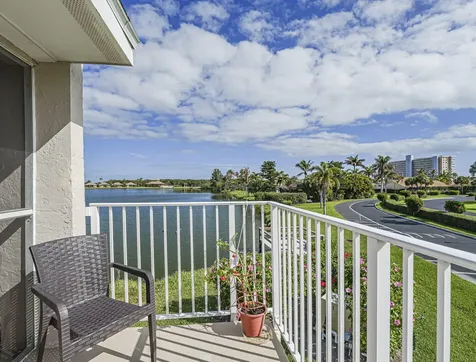 3206 S Lakeview Circle Hutchinson Island FL 34949