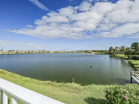 3206 S Lakeview Circle Hutchinson Island FL 34949