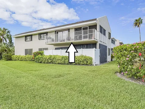 3206 S Lakeview Circle Hutchinson Island FL 34949
