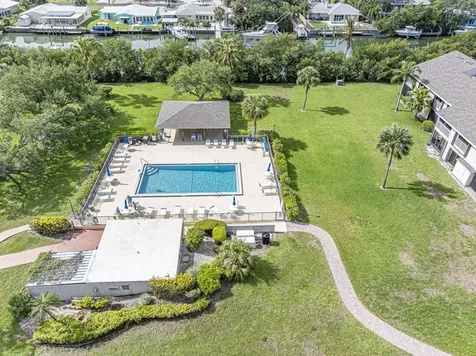 3206 S Lakeview Circle Hutchinson Island FL 34949