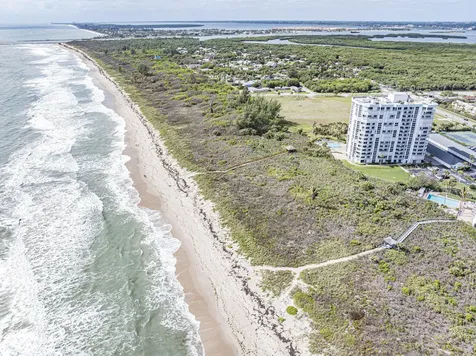 3206 S Lakeview Circle Hutchinson Island FL 34949