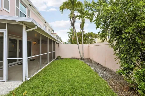 2052 Tarpon Lake Way West Palm Beach FL 33411