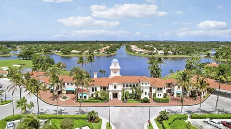 2052 Tarpon Lake Way West Palm Beach FL 33411