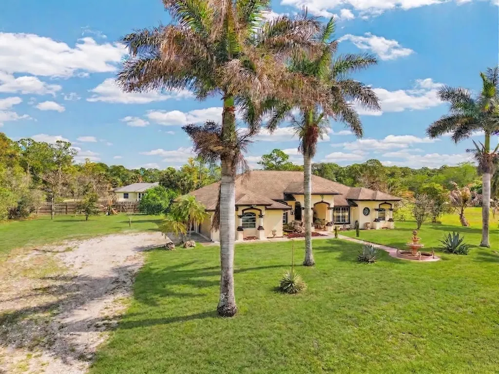 16645 66th Court N Loxahatchee FL 33470