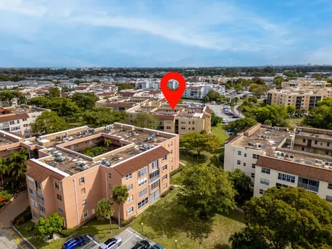 2801 Somerset Drive Lauderdale Lakes FL 33311