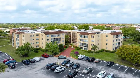 2801 Somerset Drive Lauderdale Lakes FL 33311