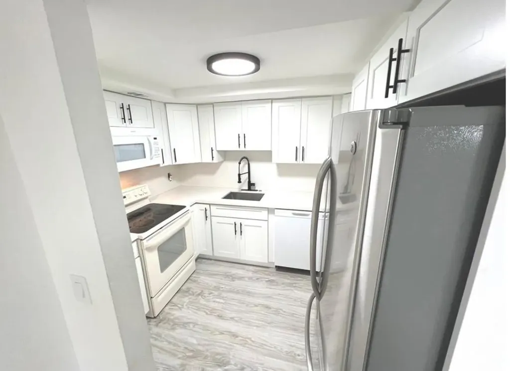 1060 Crystal Lake Drive Deerfield Beach FL 33064