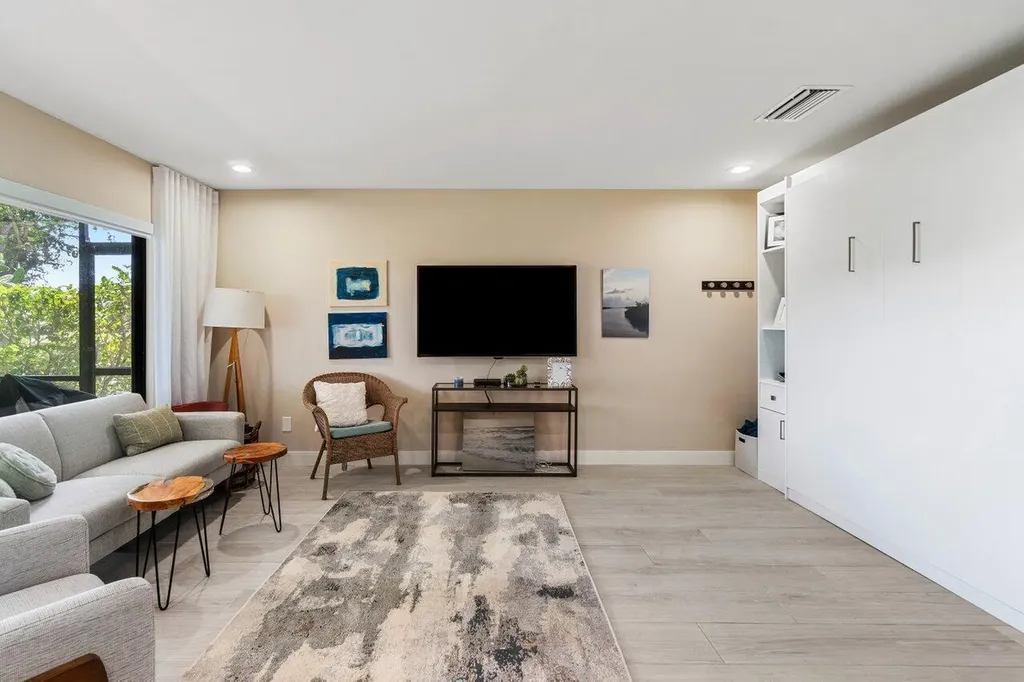 31 Westgate Lane Boynton Beach FL 33436