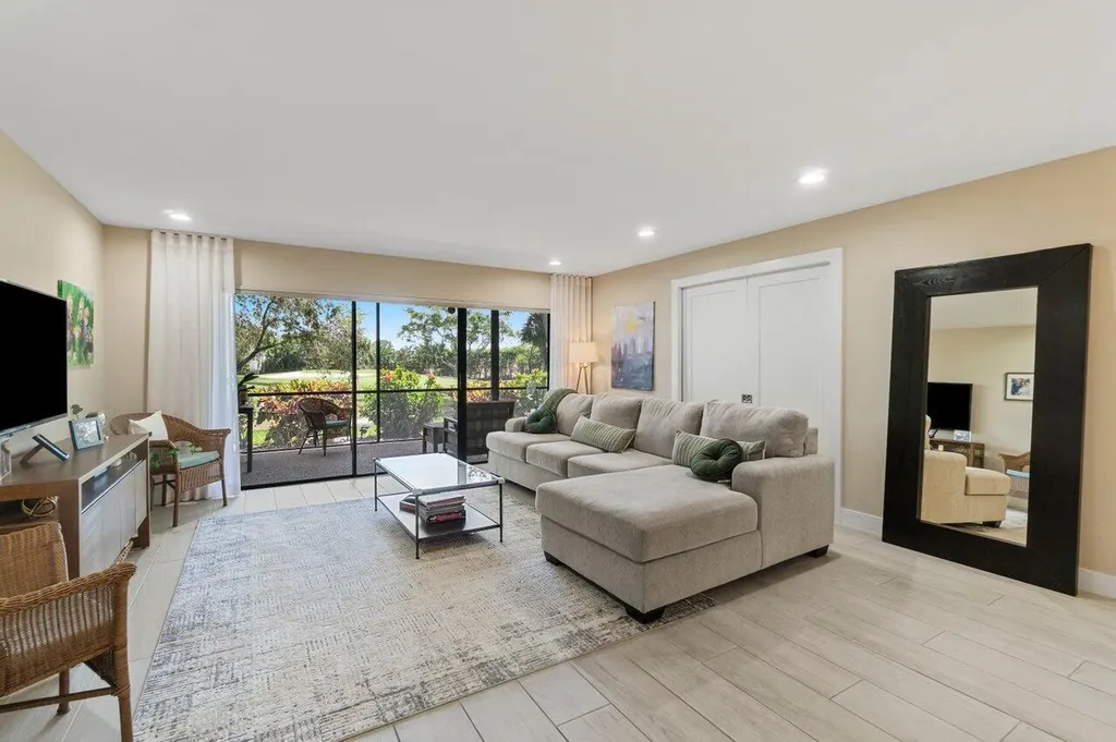 31 Westgate Lane Boynton Beach FL 33436