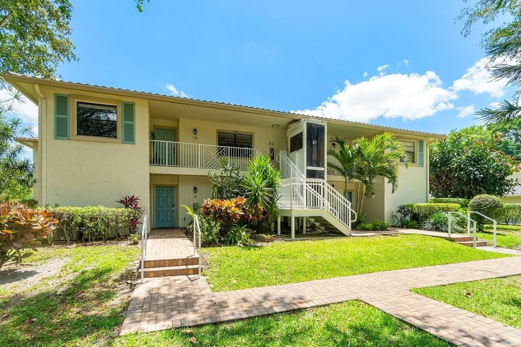 31 Westgate Lane Boynton Beach FL 33436