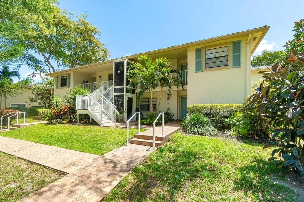 31 Westgate Lane Boynton Beach FL 33436