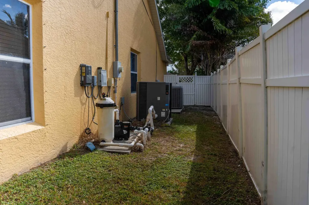 3502 SE Hyde Circle Port St Lucie FL 34984