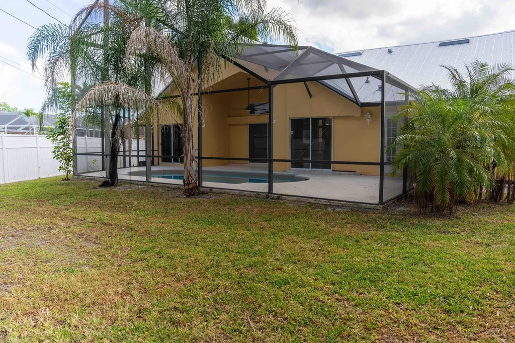 3502 SE Hyde Circle Port St Lucie FL 34984